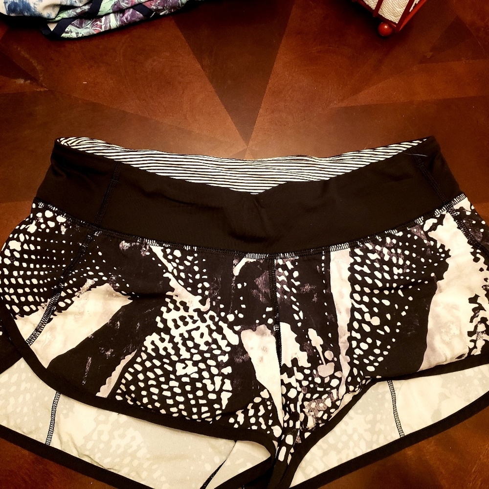 Lululemon speed shorts size 6